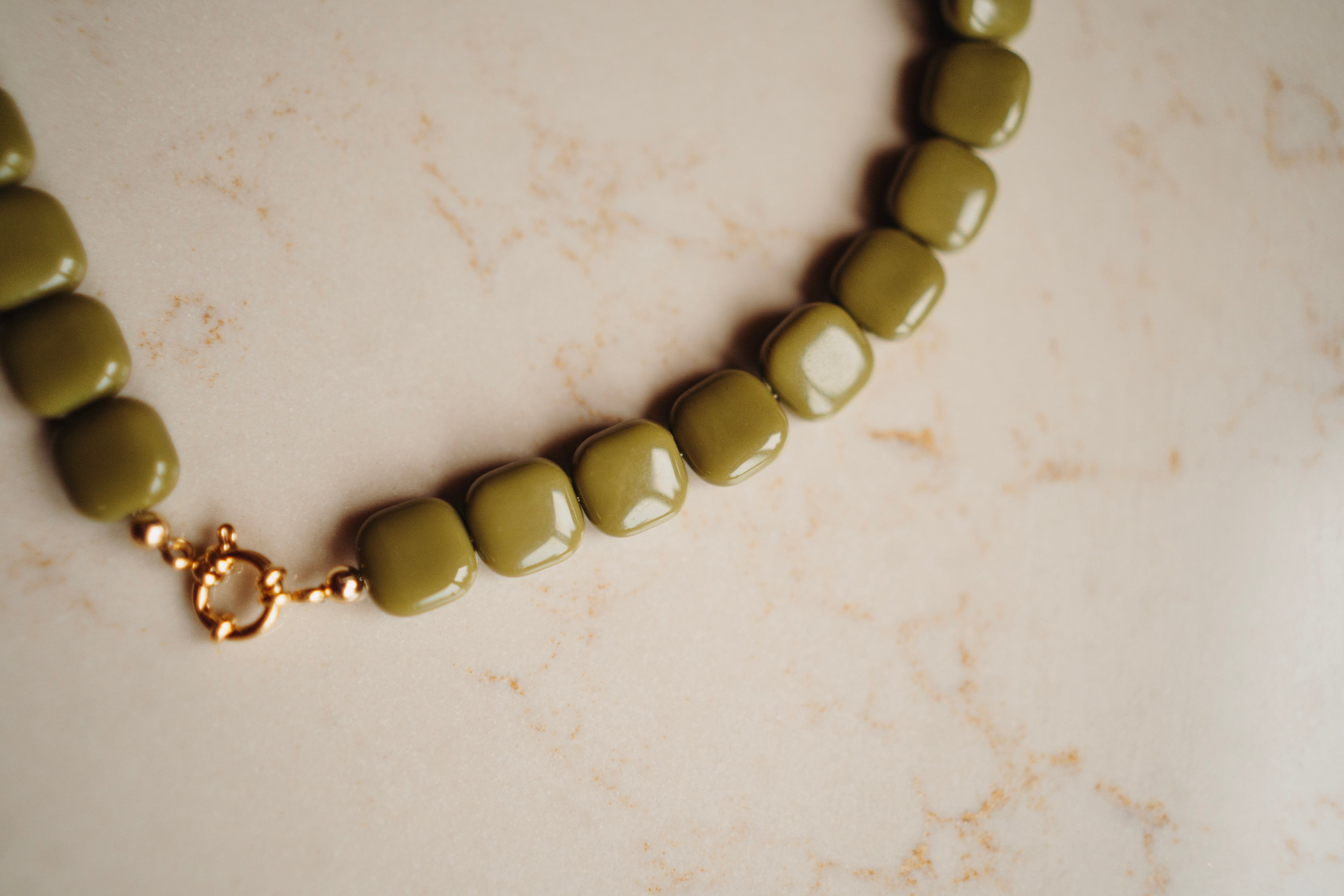 Collier Zwaantje - Vierkant Mosgroen