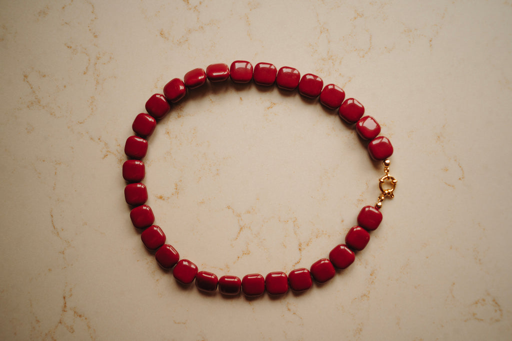 Collier Zwaantje - Vierkant Wijnrood