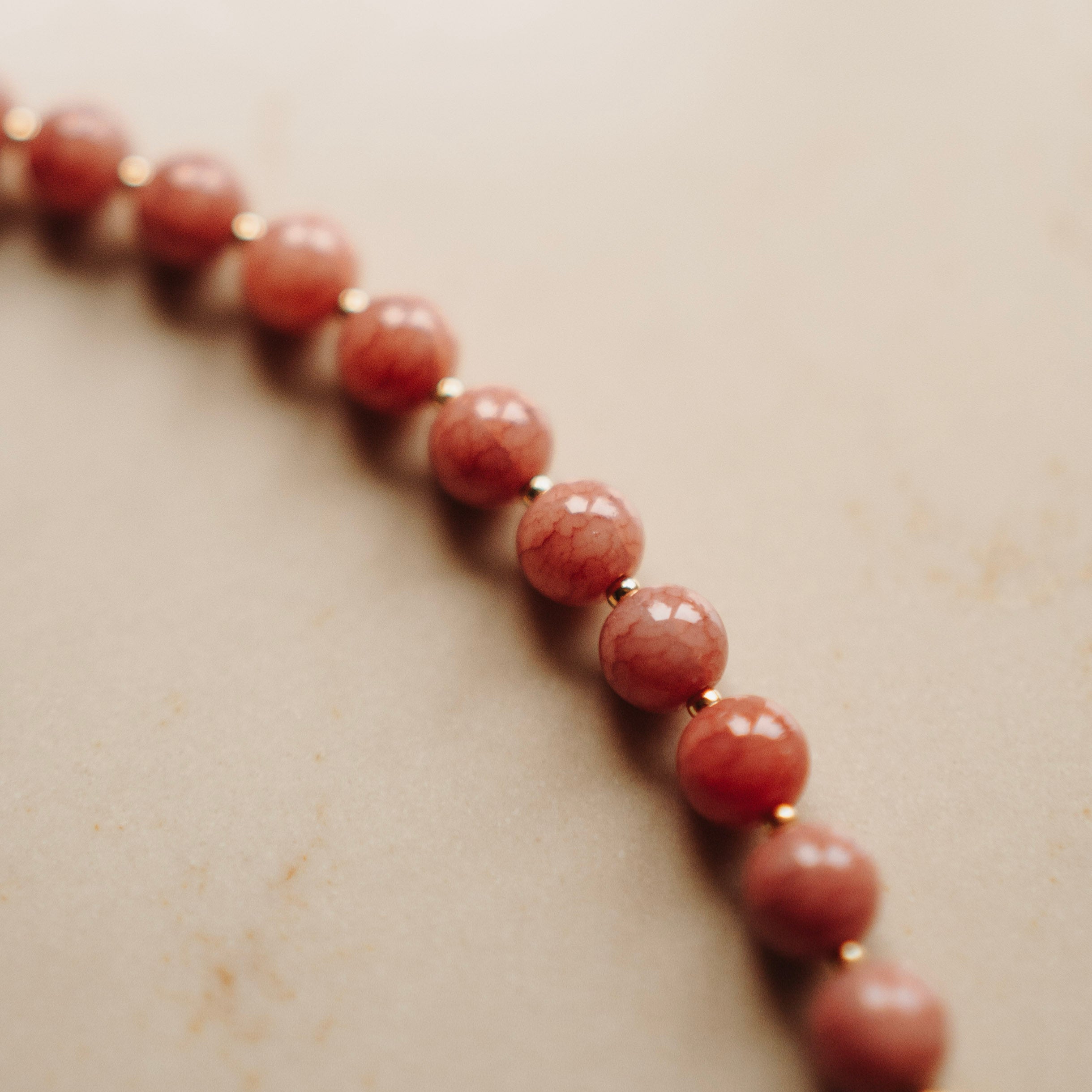 Collier Mies - Rond Terra Roze - met vergulde kralen