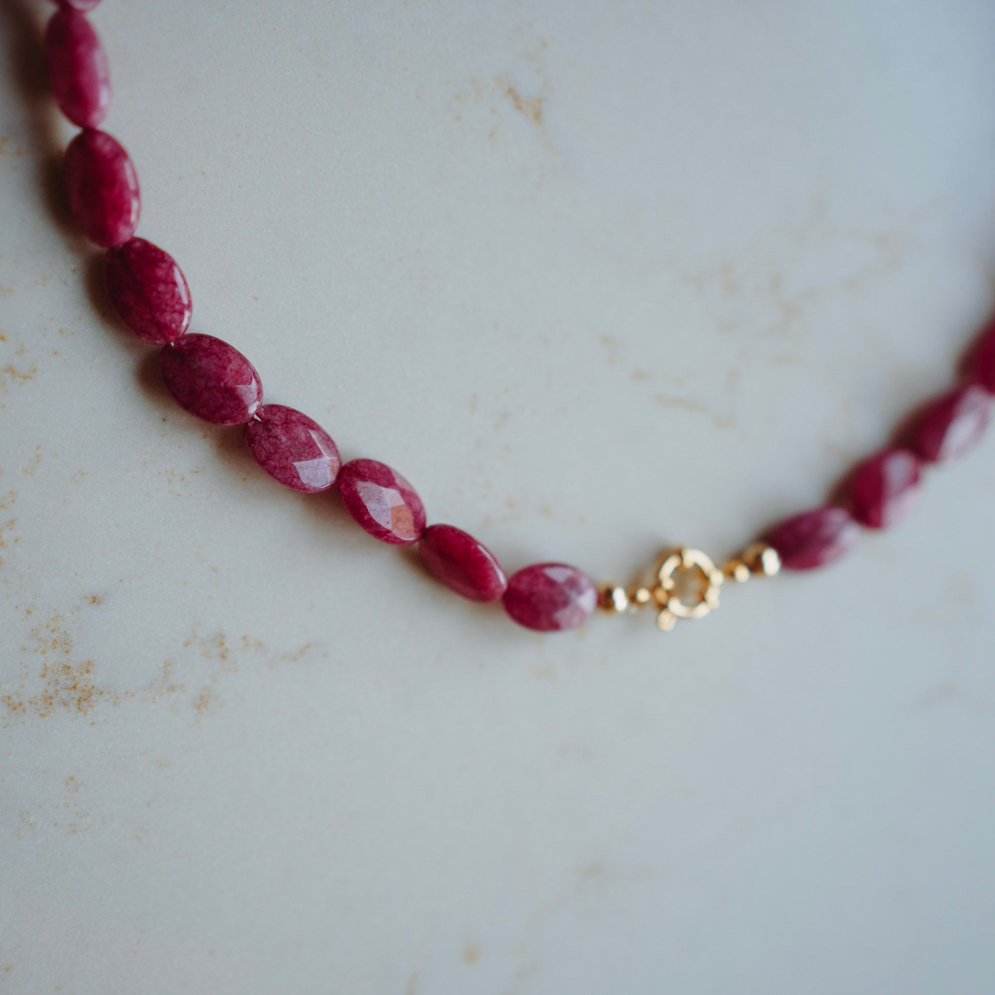 Collier Echte Jade - Ovaal facet magenta