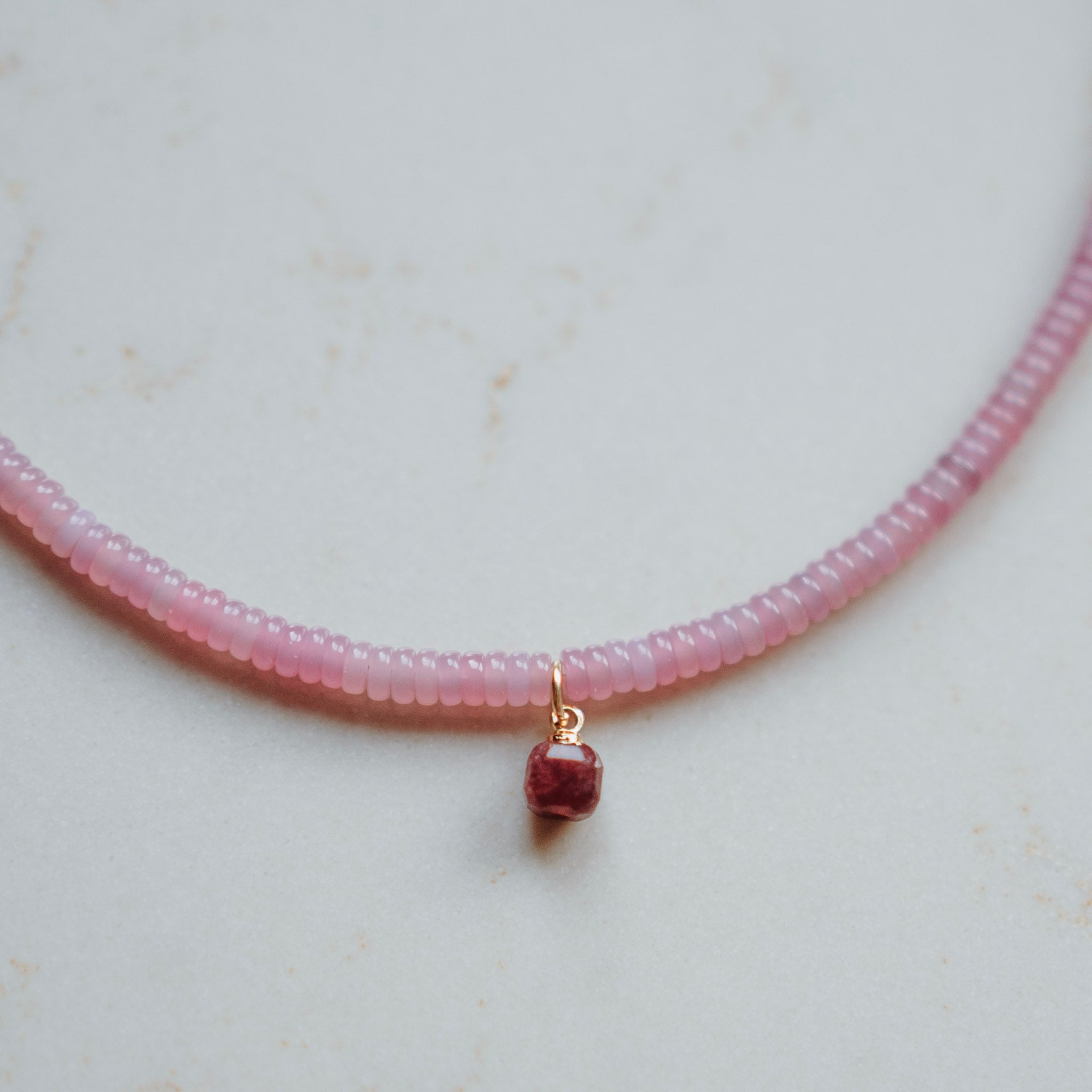 Collier Niene - echte Jade met Toermalijn bedel
