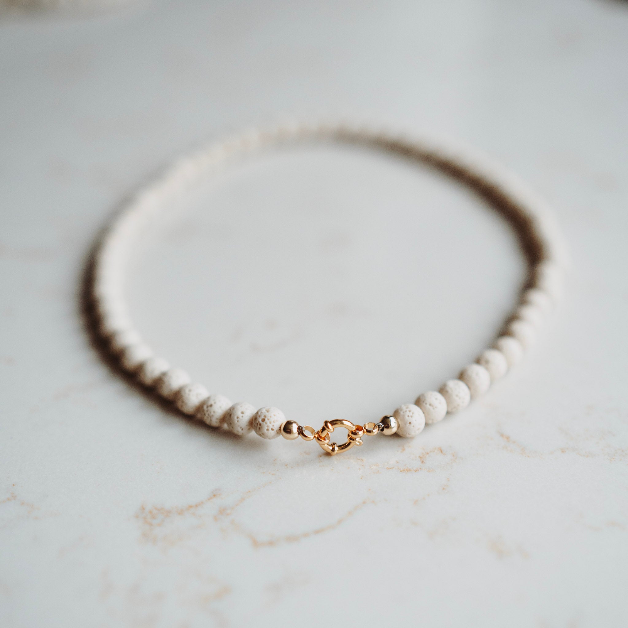 Collier Kim - lavasteen