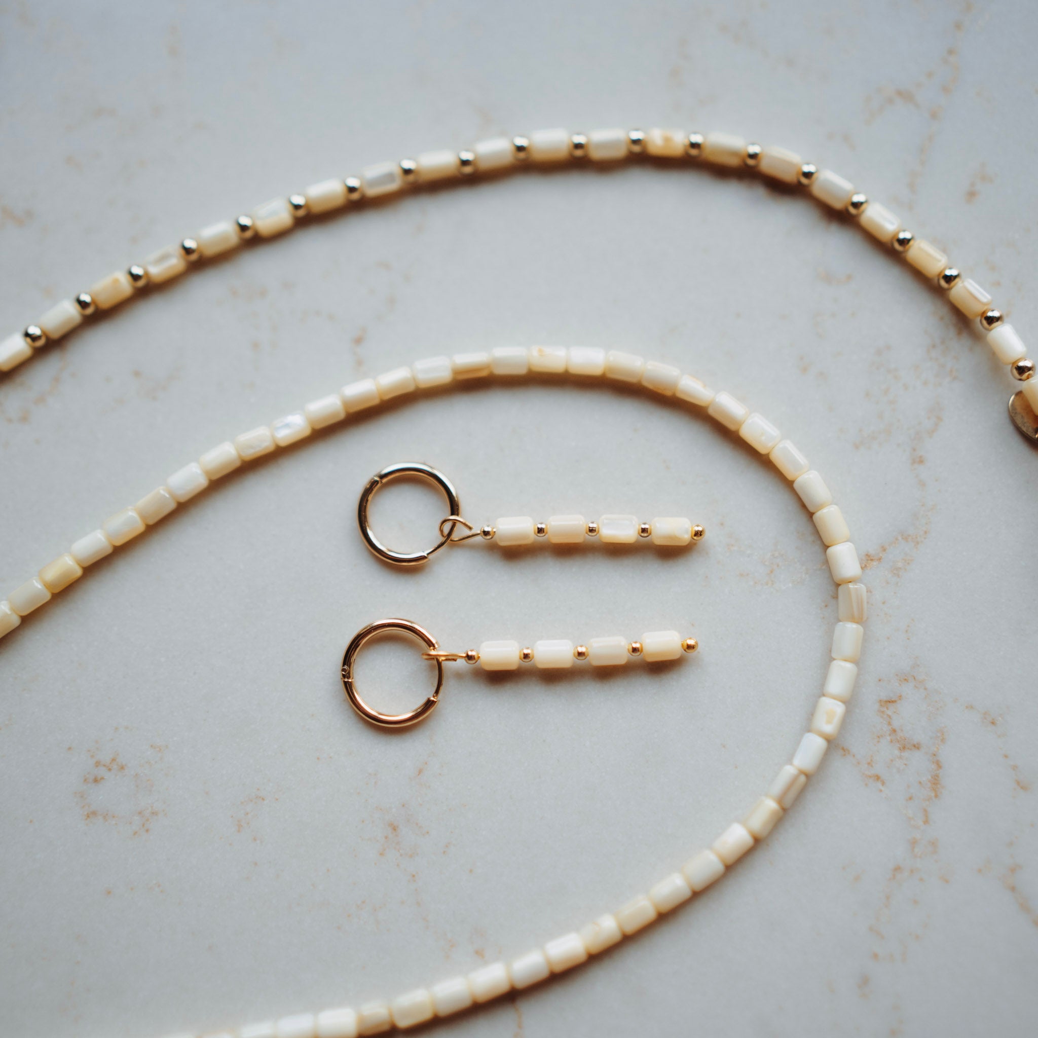 Collier Vera -  Parelmoer geel