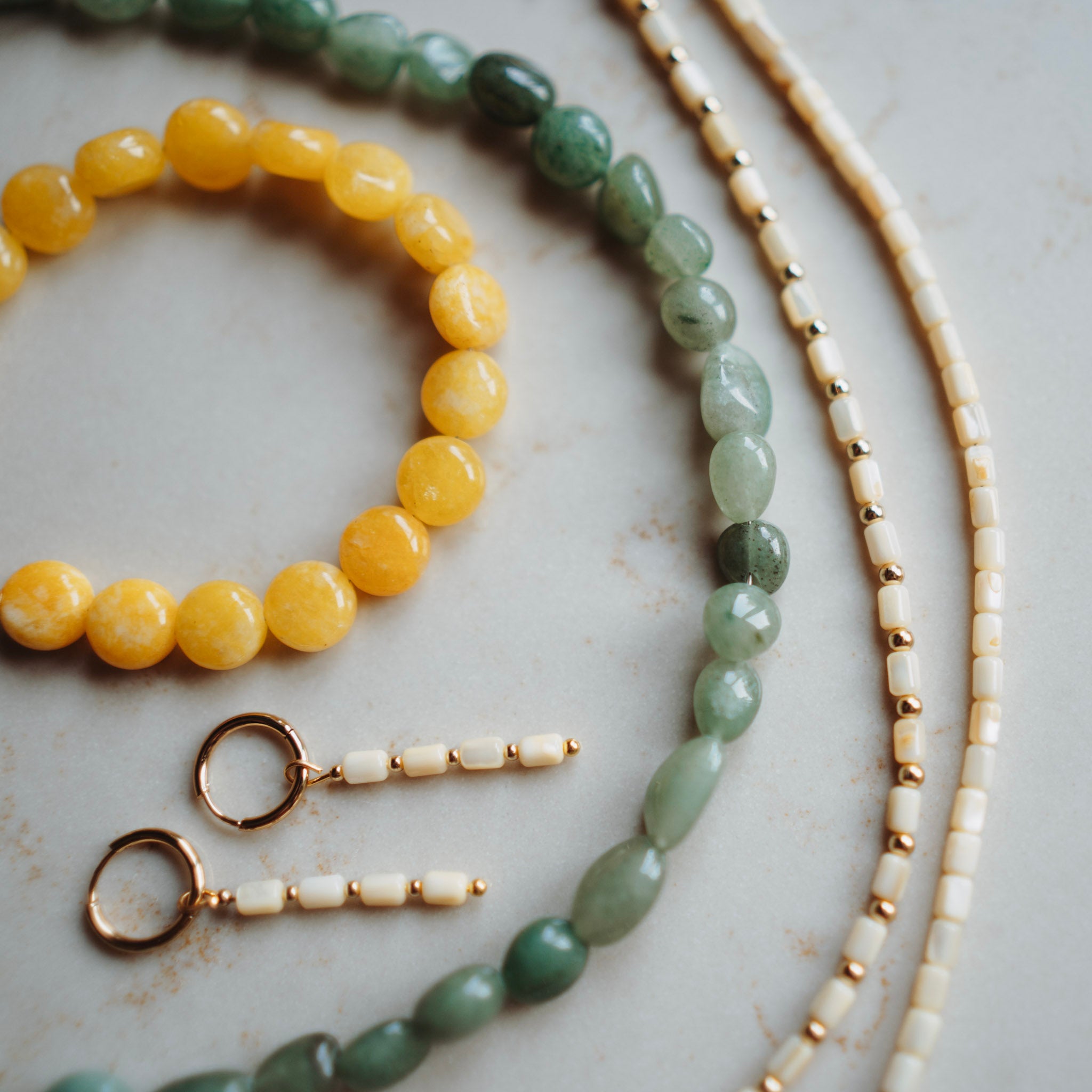 Collier Vera -  Parelmoer geel