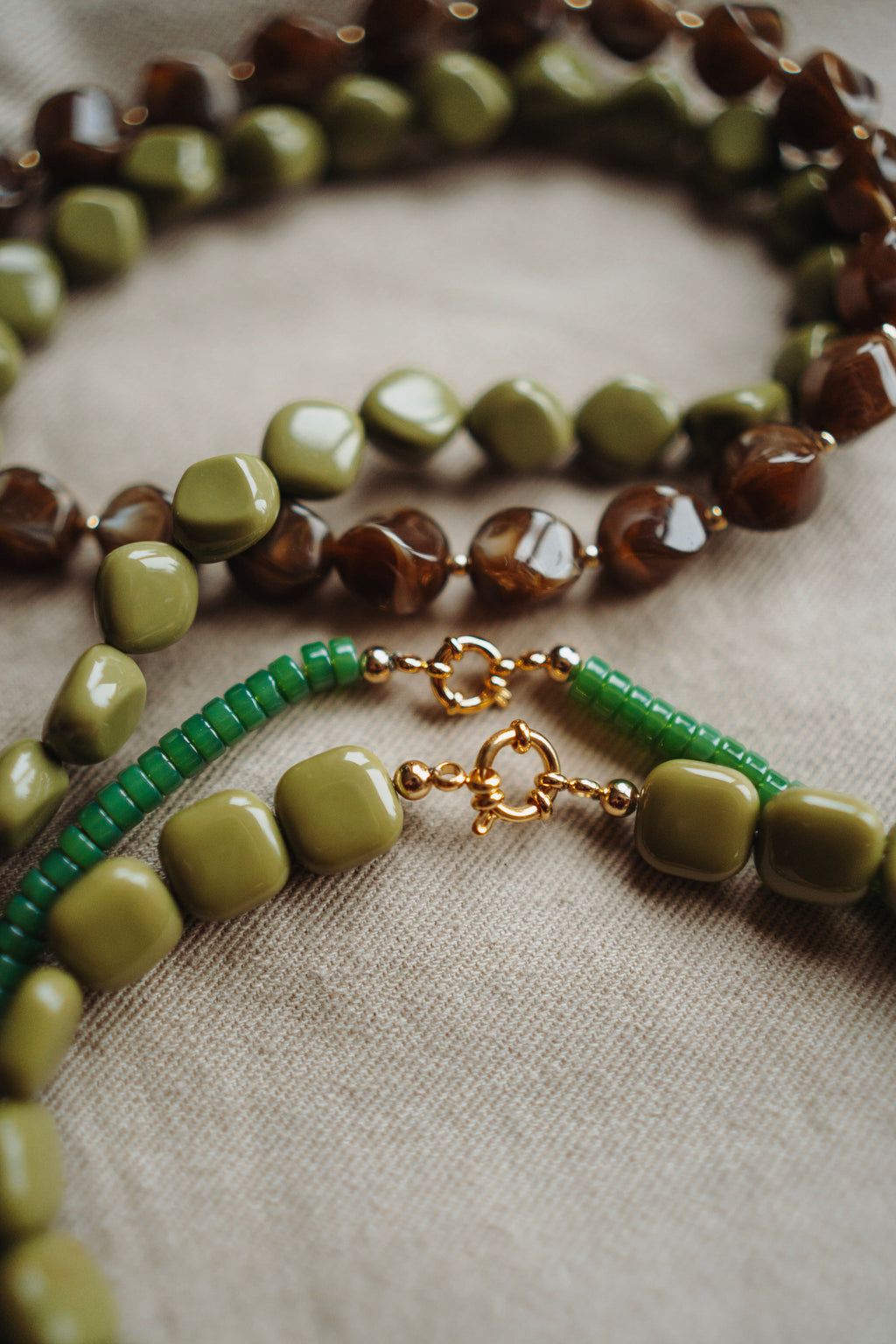 Collier Zwaantje - Vierkant Mosgroen