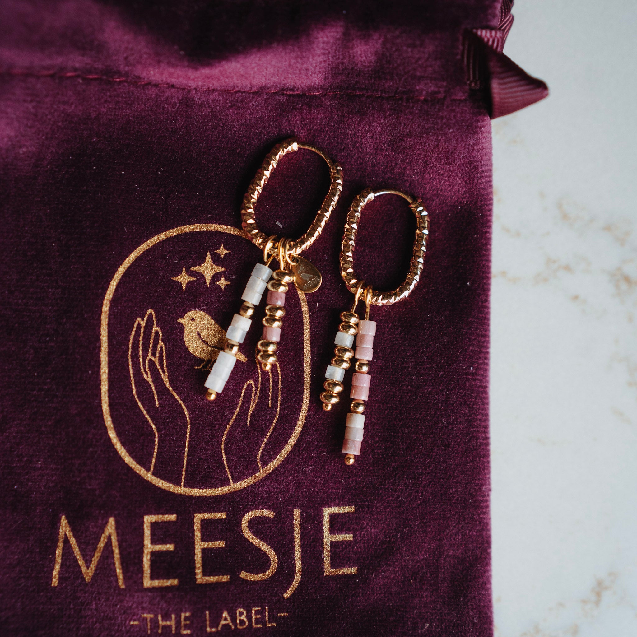 Collier Marrigje - met Meesje bedel - Rhodoniet & Aventurijn
