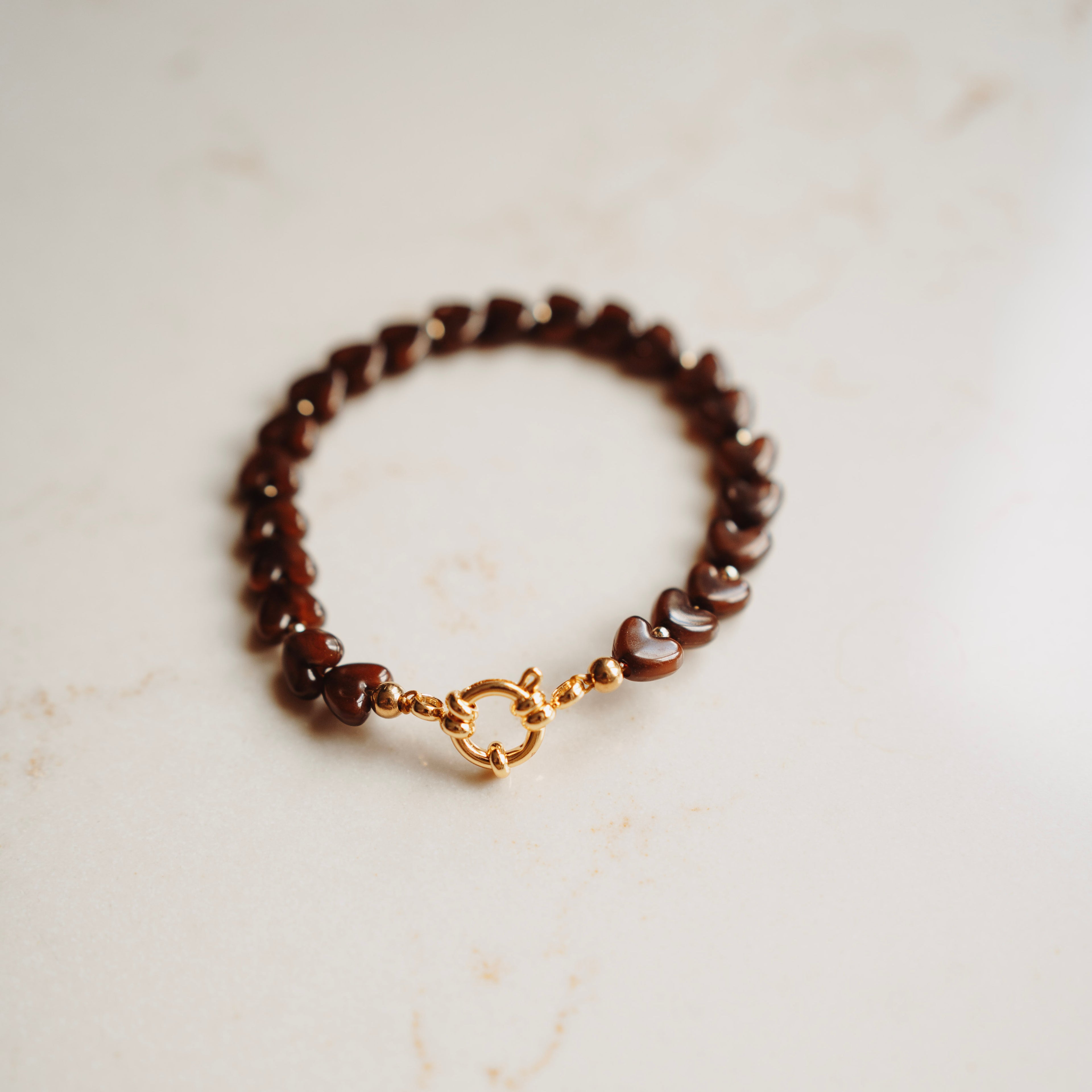 Armband Linda - hartjes bruin