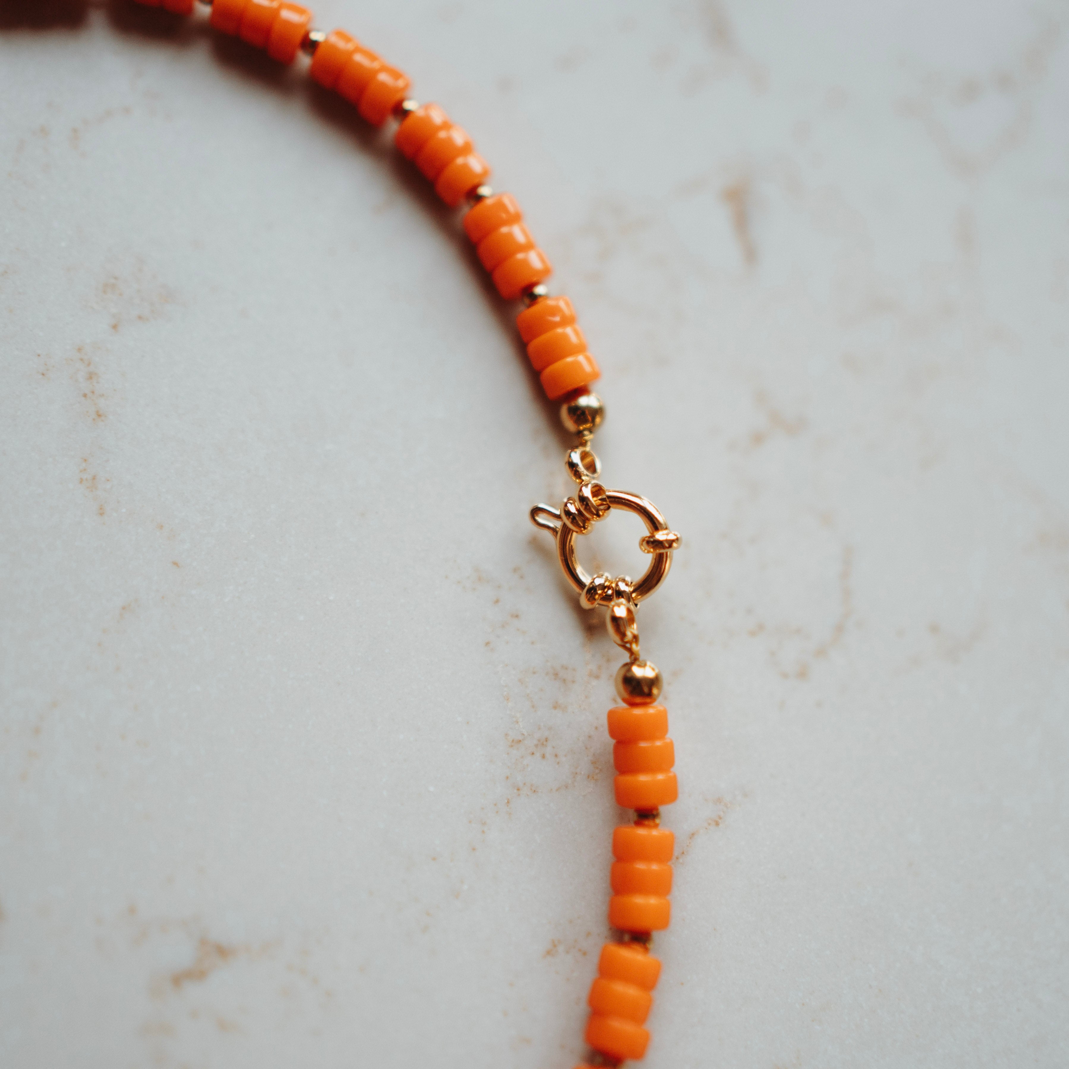 Collier Lexie - Oranje met tulp porcelein